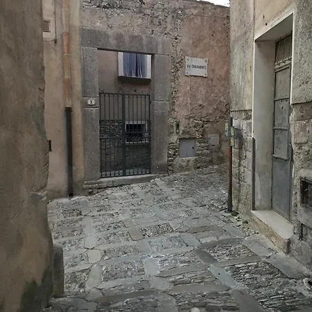 Πανσιόν Affittacamere Al Duomo Erice